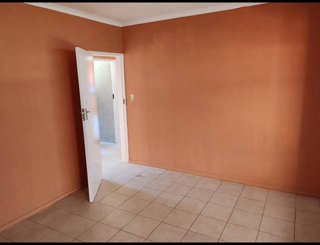 3 BEDROOM HOUSE FOR SALE IN LENASIA SOUTH